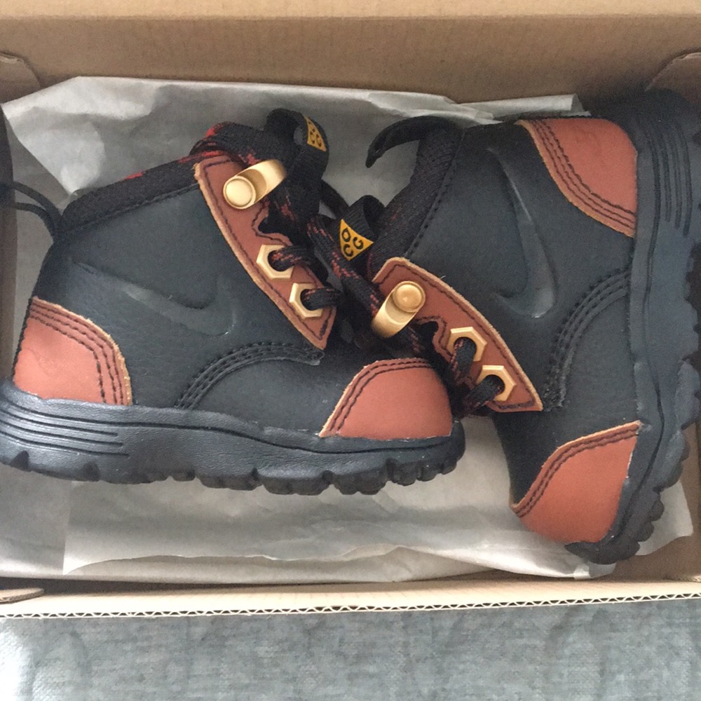 Baby Nike boots